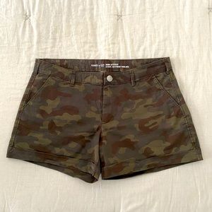 EUC❗️Camo Khaki Shorts by Gap - size 10